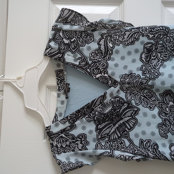 Express Ladies Top - Picture 3 of 8